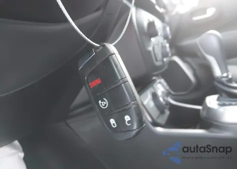 2022 Jeep Renegade Latitude 4X4 z USA, uszkodzony, nr VIN ZACNJDB18NPN48066